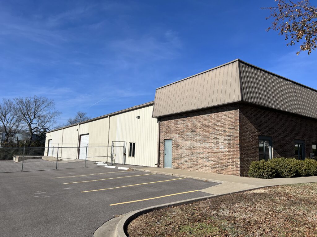 10,500sf Warehouse For Sale or Lease in Grandview, MO Fischer Weiler